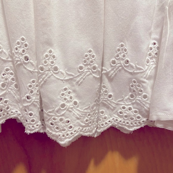 Elan Off shoulder blouse, adorable!! - Picture 3 of 3